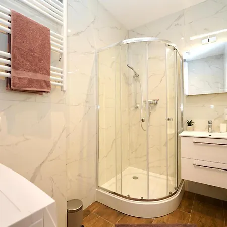Mmrent Apartament Oliwski Mlyn * 그단스크