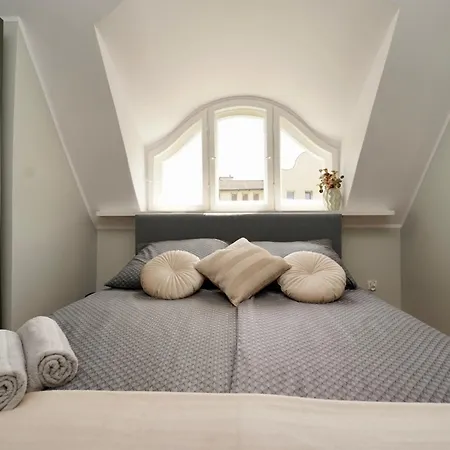 Mmrent Apartament Oliwski Mlyn アパート